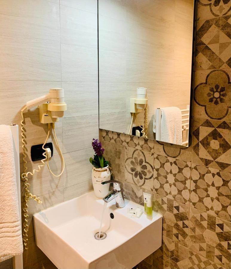 Hotel Astrid Milano Eksteriør billede