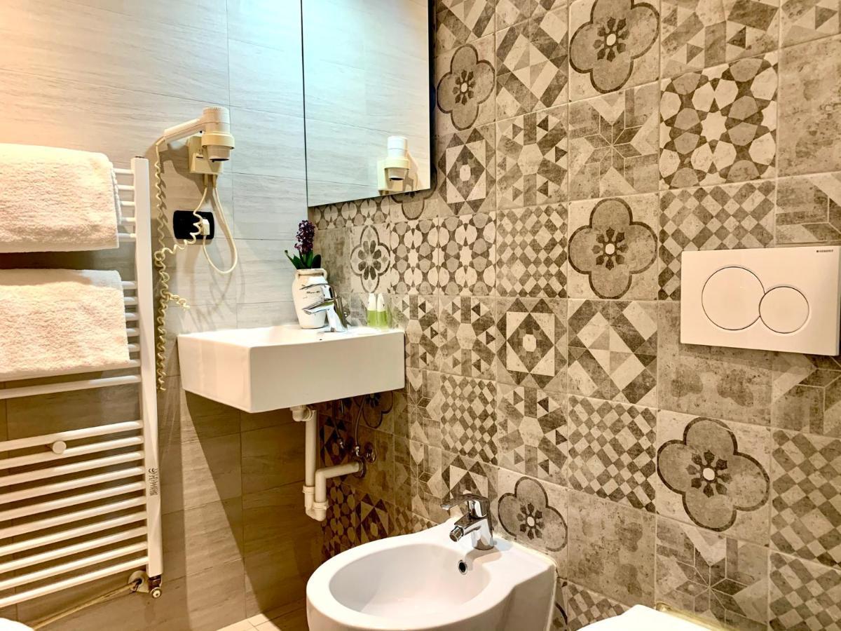 Hotel Astrid Milano Eksteriør billede