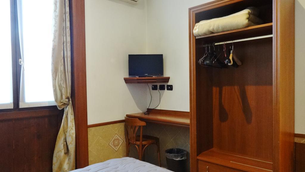Hotel Astrid Milano Eksteriør billede