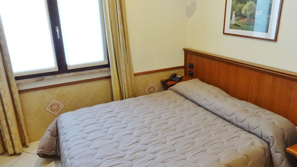 Hotel Astrid Milano Eksteriør billede